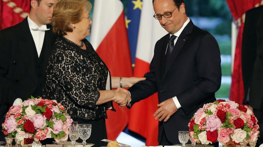 Bachelet presenta Chile a las empresas francesas como un país confiable