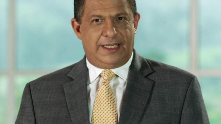 Presidente de Costa Rica considera que repercusión de escándalo de FIFA en Latinoamérica es preocupante