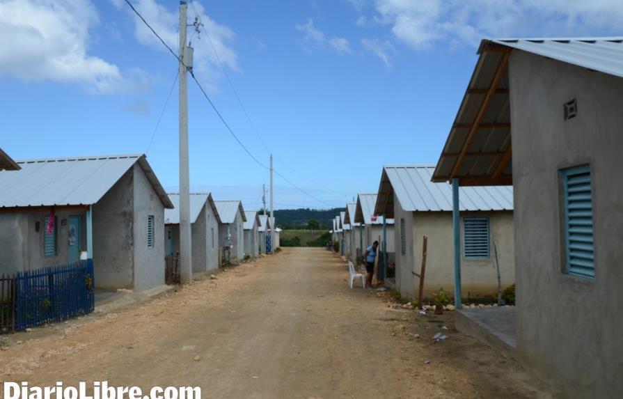 Cineas defiende ONG por casas Montellano