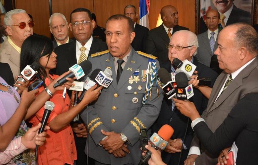 Generales retirados apoyan gestión del jefe de la Policía Nacional