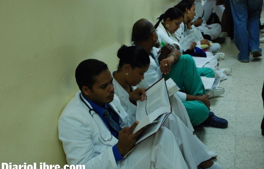 Médicos residentes se van a huelga por tres días