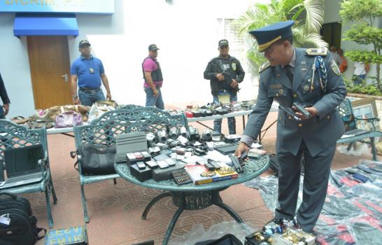 Policía desmantela dos bandas que violentaban vehículos y apartamentos Policía desmantela dos bandas que violentaban vehículos y apartamentos