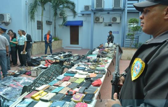 Policía desmantela dos bandas que violentaban vehículos y apartamentos Policía desmantela dos bandas que violentaban vehículos y apartamentos