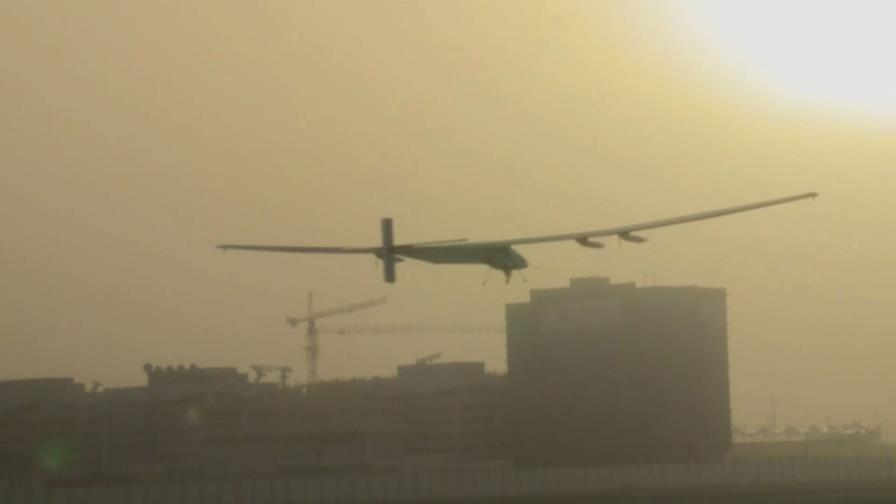 Avión solar inició su vuelo alrededor del mundo Avión solar inició su vuelo alrededor del mundo