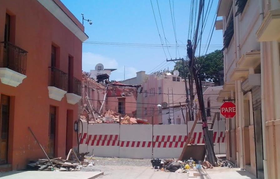 Escombros del Hotel Francés de la Zona Colonial continúan en el lugar