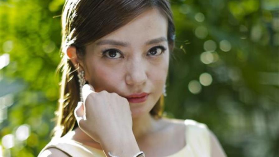 Chino demanda a actriz que lo miró intensamente por la TV