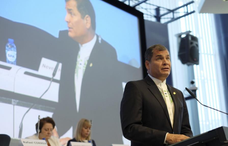 Correa pide derogar sanciones de EEUU a Venezuela y ve ridículo el argumento