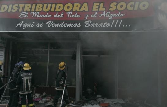 Incendio afecta el Centro Histórico de Santiago