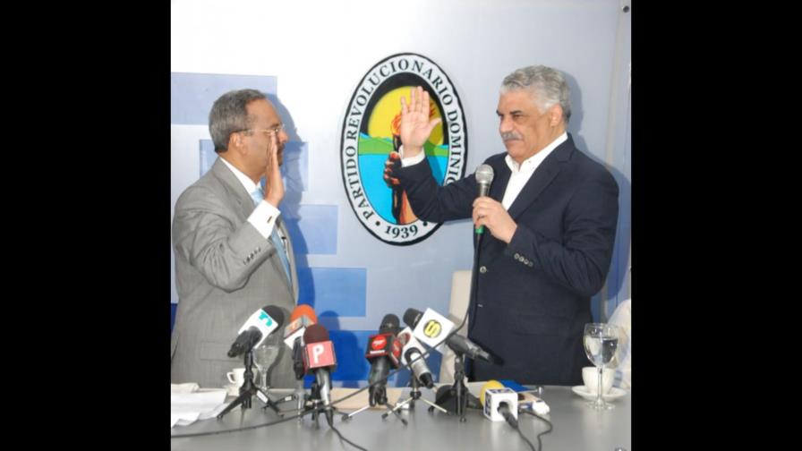 César Mella exhorta a los profesionales ingresar al PRD