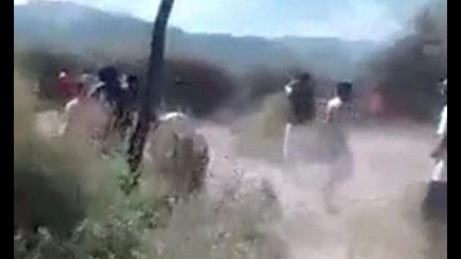 Trabajan en recuperación de cuerpos tras choque de helicópteros en Argentina Trabajan en recuperación de cuerpos tras choque de helicópteros en Argentina