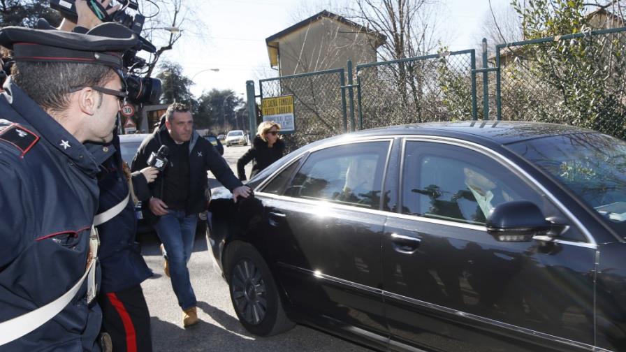 Berlusconi en tribunal por caso de escándalo sexual