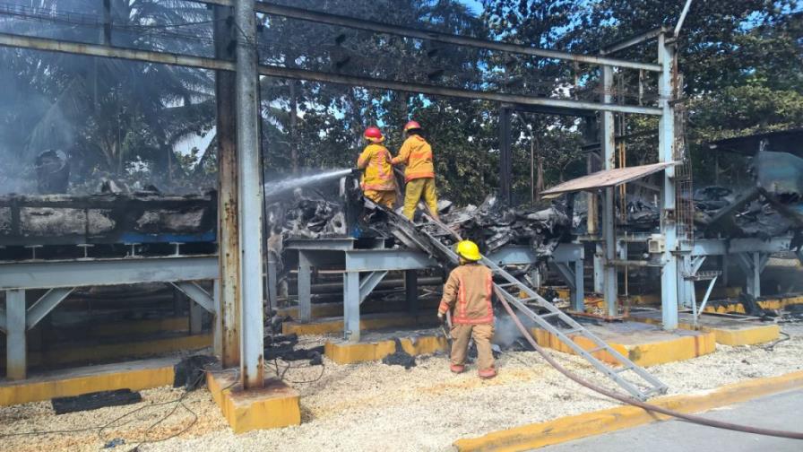 Fuego destruye planta eléctrica del hotel Palladium, en Punta Cana