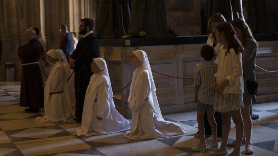 Monjas quedaron atrapadas en ascensor durante un fin de semana