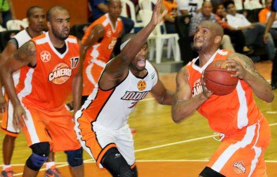 Terry conduce victoria de los Cañeros del Este sobre los Indios de San Francisco