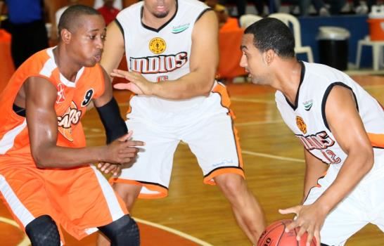 Terry conduce victoria de los Cañeros del Este sobre los Indios de San Francisco