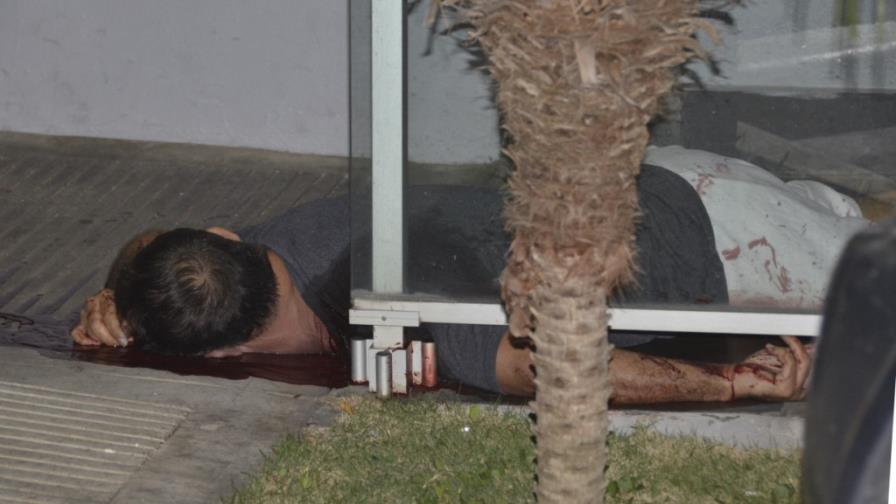 Matan a tiros hombre en entrada de pizzería de la Núñéz de Cáceres