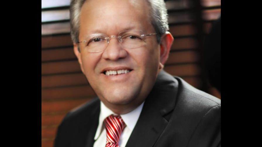 Danilo destituye a Humberto Salazar de Reforma del Sector Salud Danilo destituye a Humberto Salazar de Reforma del Sector Salud