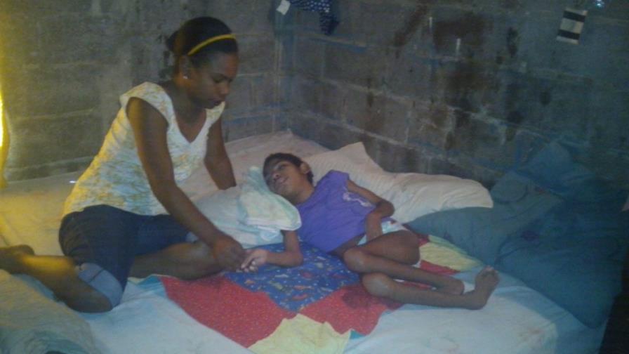 Pide ayuda para su hija que padece parálisis cerebral