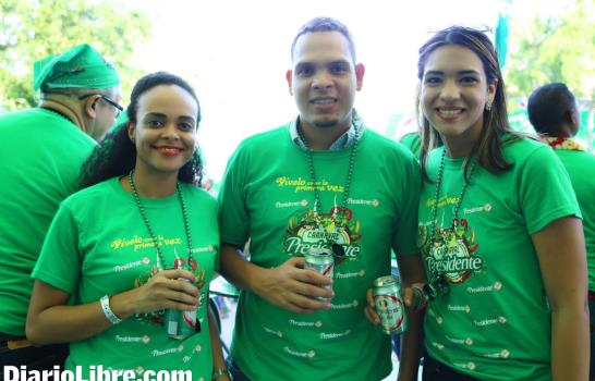 Presidente cierra plataforma de carnaval en Punta Cana Presidente cierra plataforma de carnaval en Punta Cana