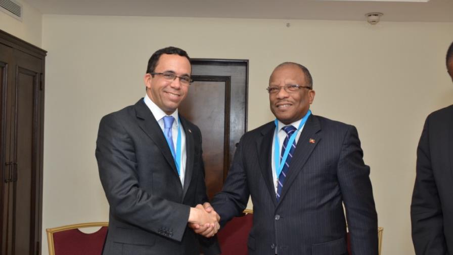 La República Dominicana y Haití acuerdan retomar diálogo; Martelly garantiza la seguridad en los consulados La República Dominicana y Haití acuerdan retomar diálogo; Martelly garantiza la seguridad en los consulados