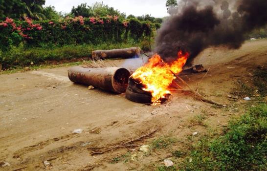 Extienden paro en comunidades de Santiago