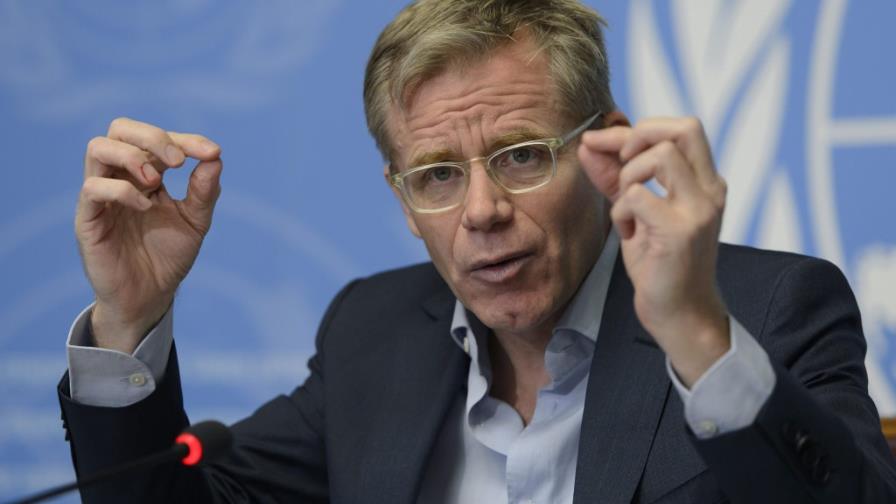 La OMS y el PAM unen fuerzas para erradicar el ébola de África Occidental La OMS y el PAM unen fuerzas para erradicar el ébola de África Occidental