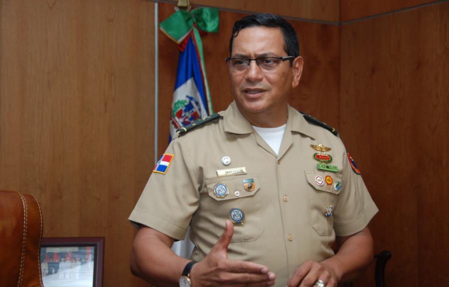 Ejército confirma helicóptero recorre la frontera y tucanos vuelan cuando ministro ordena