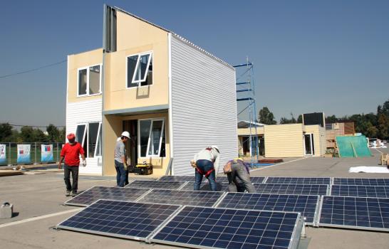 Universitarios chilenos crean primera villa solar de Latinoamérica