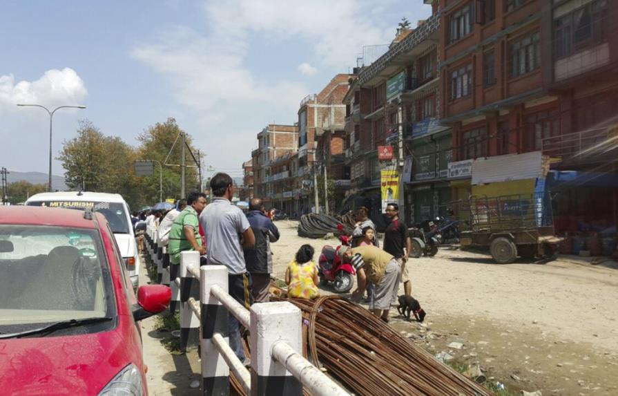 Otro gran sismo sacude Nepal; epicentro cerca de China