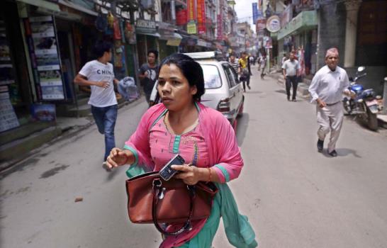Al menos 42 muertos en nuevo terremoto de 7.3 grados en Nepal