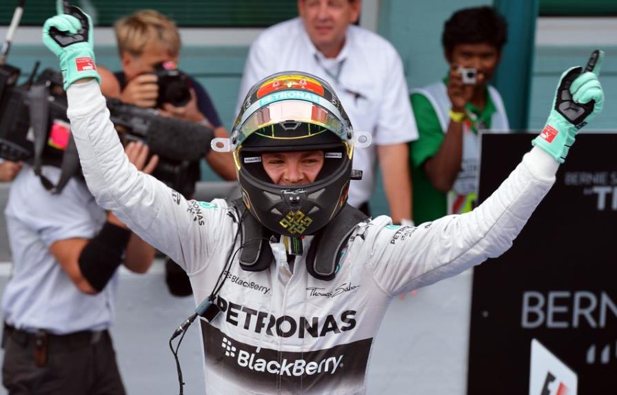 Nico Rosberg mejora el tiempo de la pole position en el test matinal