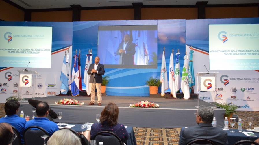 Contraloría anuncia que implementará la firma digital