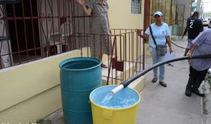 Caasd utiliza camiones cisternas para suministro de agua en sectores con escasez
