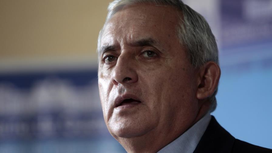 Presidente de Guatemala presenta amparo