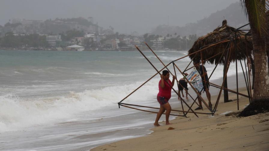 La tormenta tropical Carlos causa la primera muerte en el oeste de México