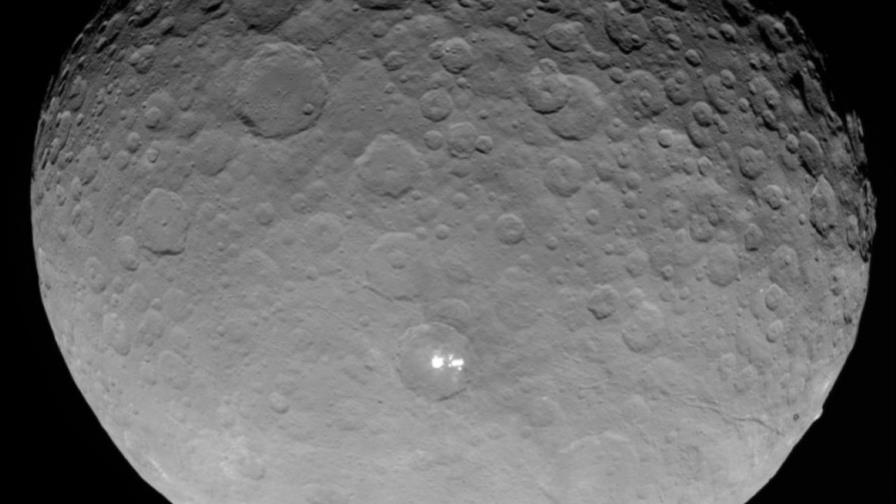 Los misteriosos brillos del planeta enano Ceres son sólo el reflejo del sol Los misteriosos brillos del planeta enano Ceres son sólo el reflejo del sol