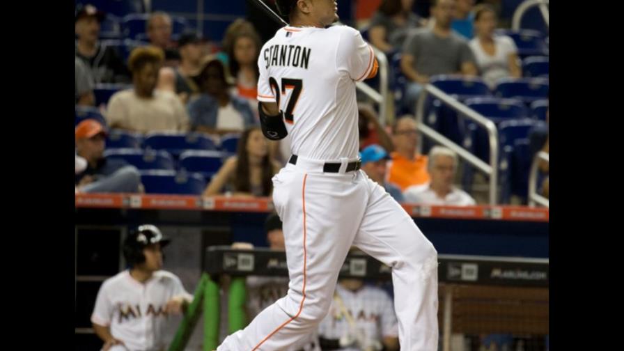 Giancarlo Stanton mantiene paso impresionante, pese a falta de hits