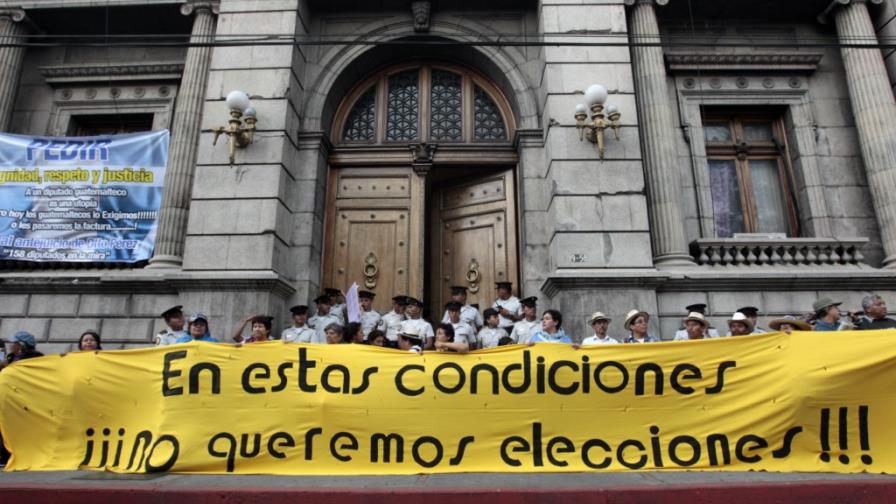 Diputados investigarán a presidente Guatemala