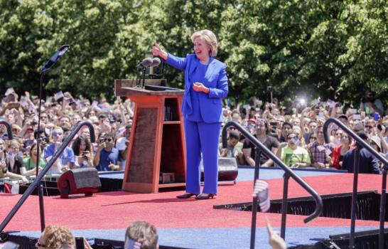 Hillary Clinton apela a la clase media y promete acabar con las ventajas de los ricos