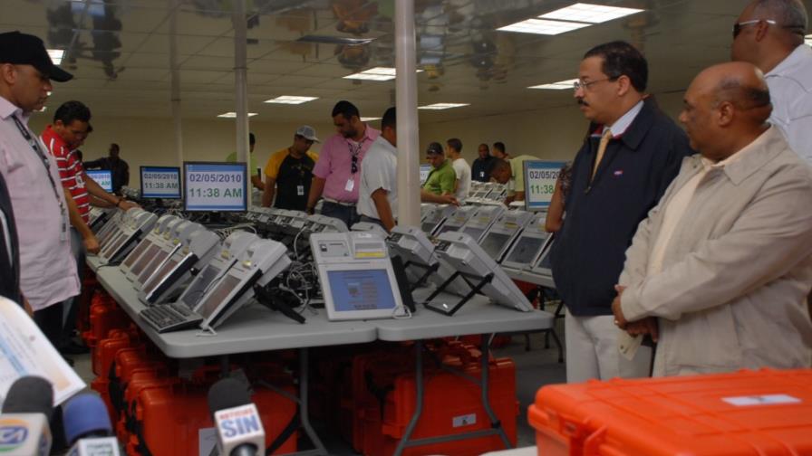 Empresas harán demostración JCE equipos comicios