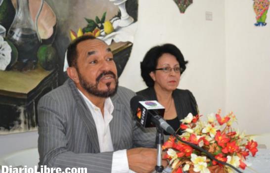 Ramón Oviedo, artista universal