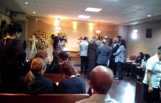 Familiares y amigos despiden a Ramón Oviedo Familiares y amigos despiden a Ramón Oviedo