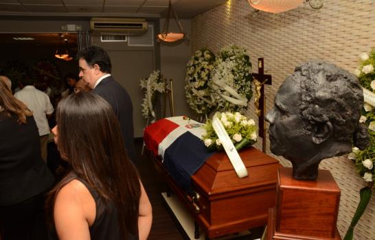 Familiares y amigos despiden a Ramón Oviedo Familiares y amigos despiden a Ramón Oviedo