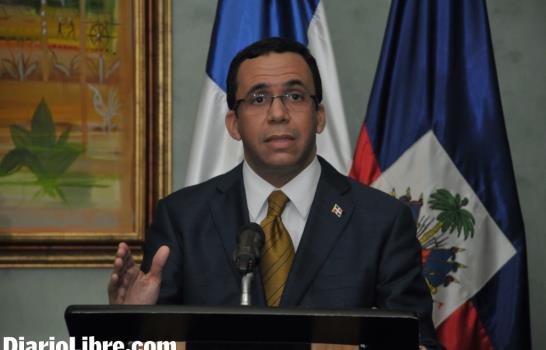 Navarro dice sectores pueden beneficiarse con incidentes que involucran a haitianos
