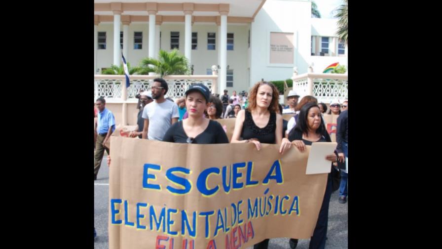 Artistas de Bellas Artes en huelga, marcharán al Palacio Nacional Artistas de Bellas Artes en huelga, marcharán al Palacio Nacional