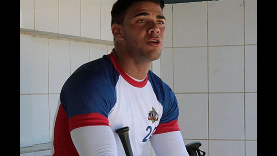 El cubano Yoan Moncaba fue firmado por los Medias Rojas de Boston El cubano Yoan Moncaba fue firmado por los Medias Rojas de Boston