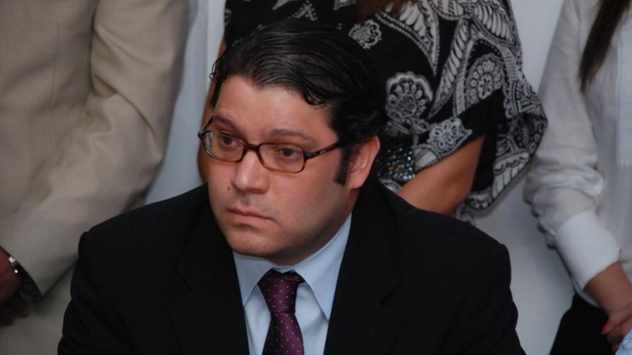 Sanz Lovatón dice sociedad pasará factura al PLD si no hay Ley de Partidos Sanz Lovatón dice sociedad pasará factura al PLD si no hay Ley de Partidos