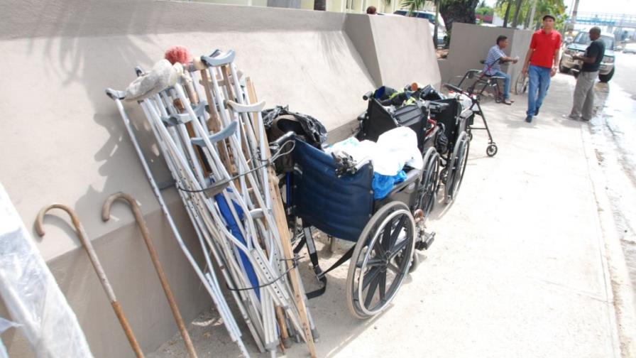 Se activa la venta informal en la acera del nuevo Darío Contreras