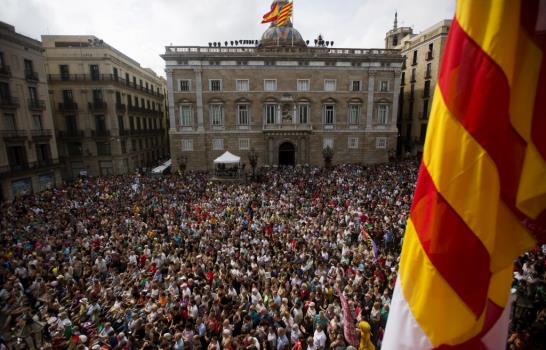 Los pactos dan poder local a la izquierda en España y debilitan al PP