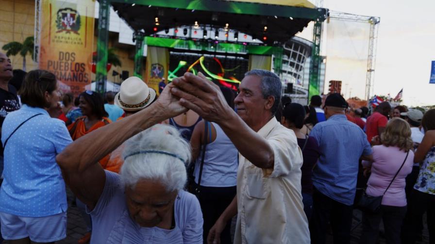 Dominicanos celebran promesa de derecho a voto en Puerto Rico sin permiso de residencia